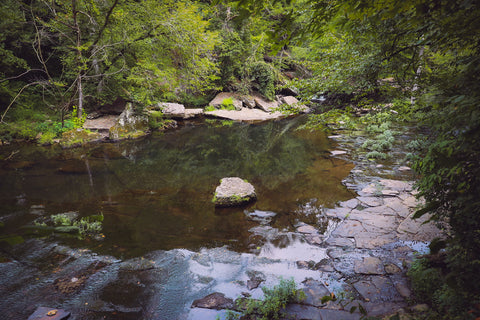 Old stone fort state archeological park Tennessee waterfall hiking trails prehistoric site