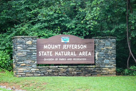 entrance to mount jefferson state natural area