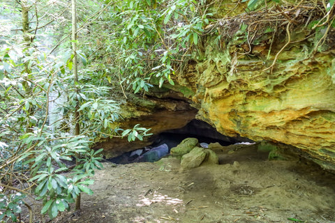 entrance to silvermine arch in red river gorge