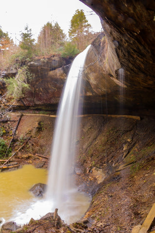 Broke leg falls waterfall scenic area kentucky