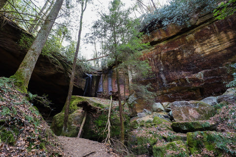 entrance to whittleton arch rockshelter and waterfall in red river gorge kentucky