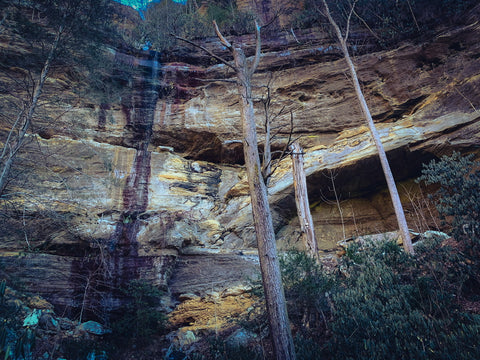 hidden Sheltowee arch along the Sheltowee trace trail in red river gorge of Kentucky 