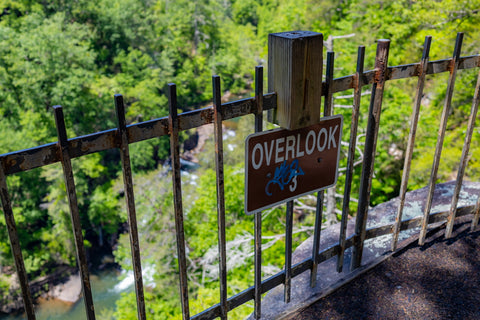 Tallulah gorge state park waterfalls hiking trail Georgia