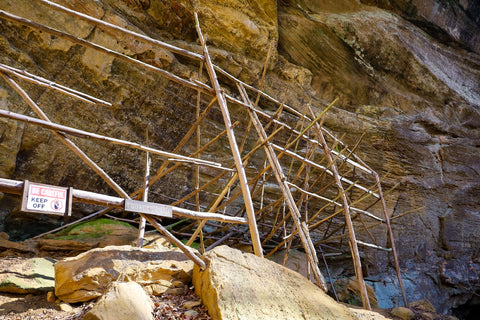 tobacco cave curing racks used by settlers on the lower trails of jeffreys cliffs kentucky