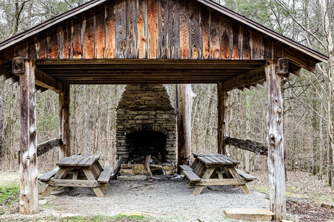 pioneer cabin shelter in o'bannon woods state park