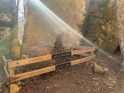 civil war gravesite along the lower trails of jeffreys cliffs kentucky