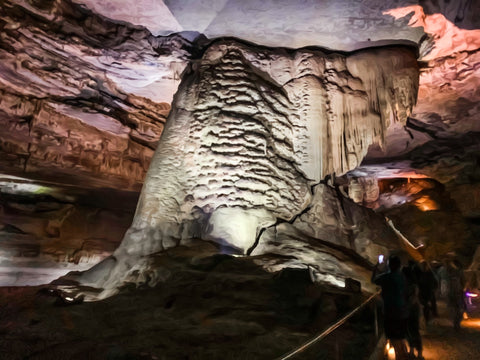 worlds largest stalagmite goliath within cathedral caverns state park alabama
