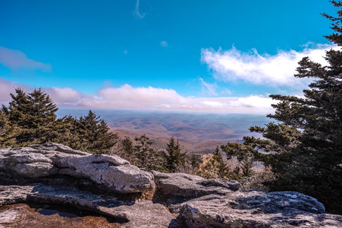 scenic mountain views from linville peak on grandfather mountain