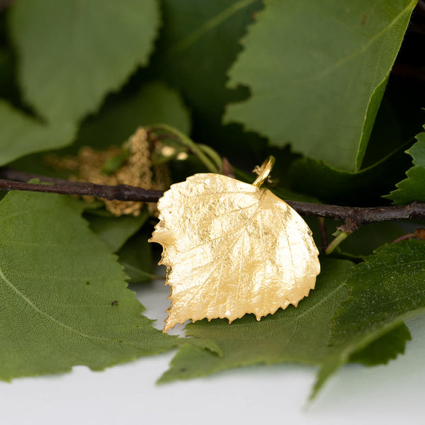 Birke Anhänger in Silber Gold plattiert | einzigartiges Schmuckunikat vom echten Blatt