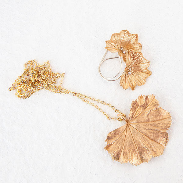 Bridal jewelry from lady's mantle in bronze