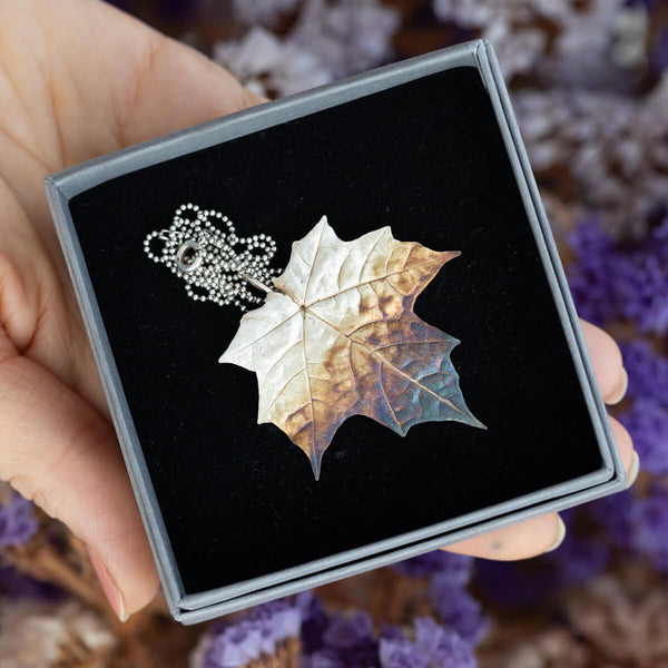 Spiritual jewelry, maple leaf pendant in silver