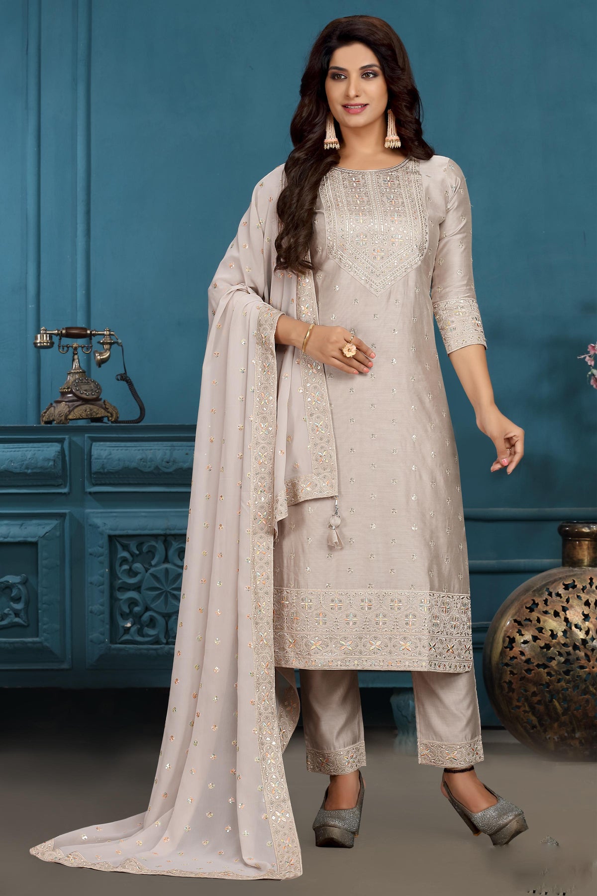 Buy Straight Kurta with Printed Salwar Pants Online at Best Prices in India  - JioMart.