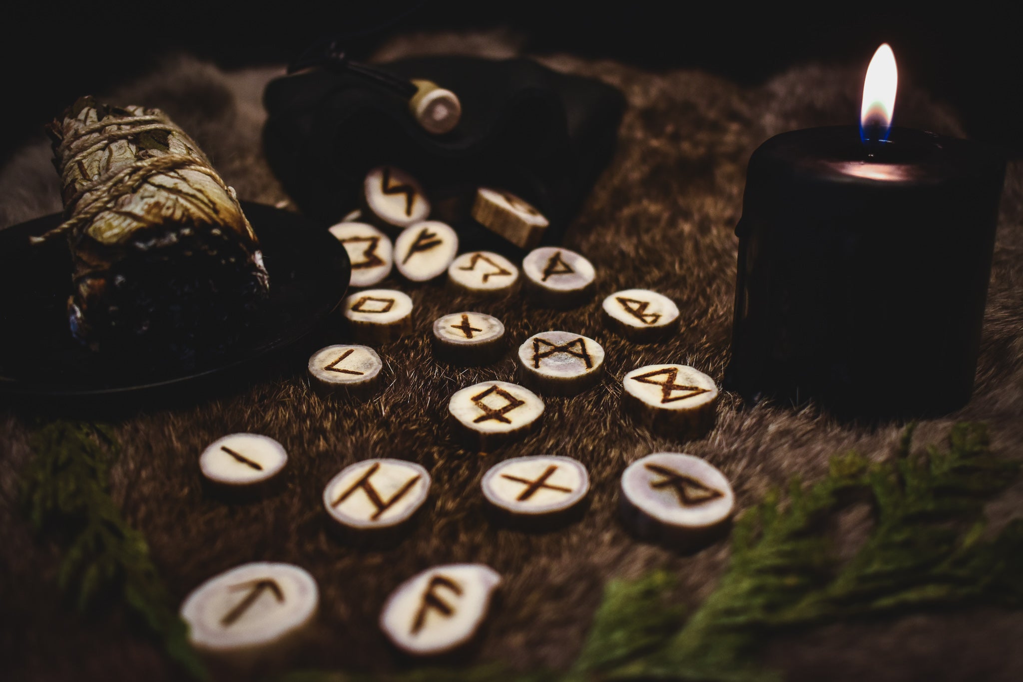 Antler Rune Set