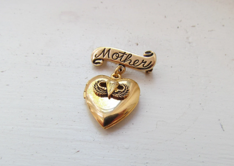 vintage sweetheart locket 