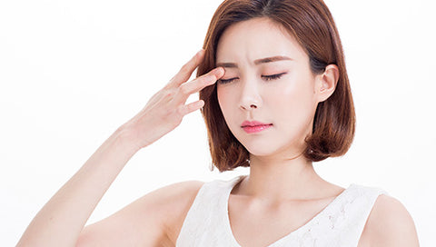 10 things people who wear contact lenses should never do 9. Rubbing your eyes