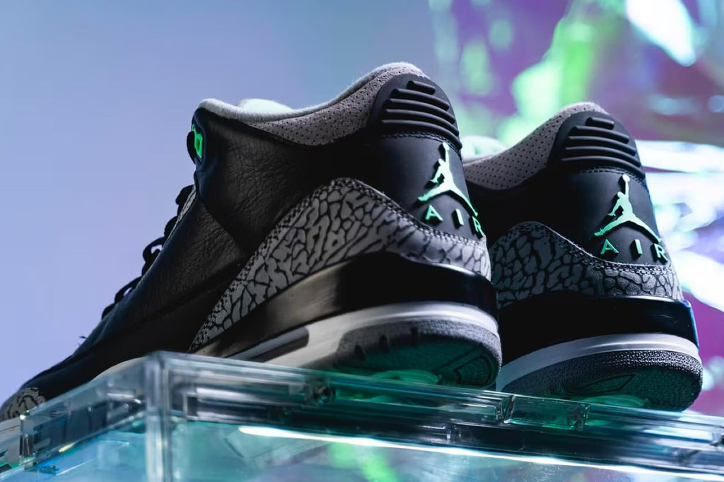 Air Jordan 3 "Green Glow"