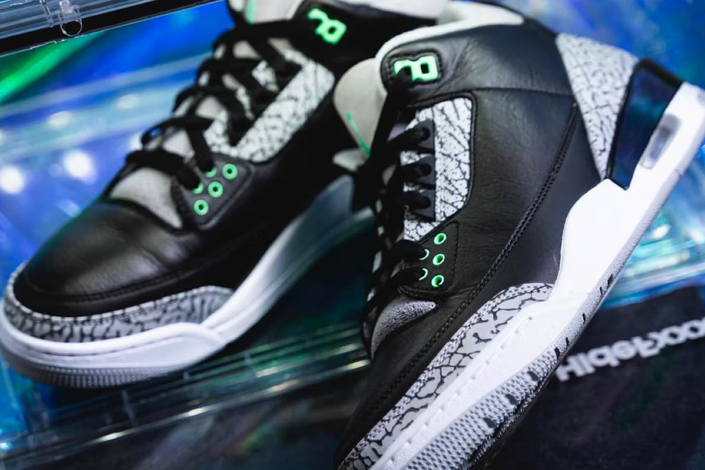 Air Jordan 3 "Green Glow"