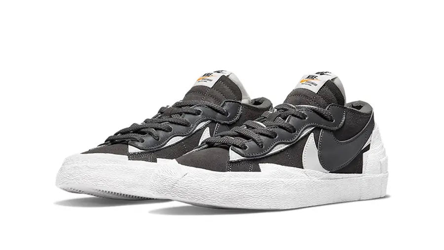 SACAI X NIKE BLAZER LOW WHITE PATENT