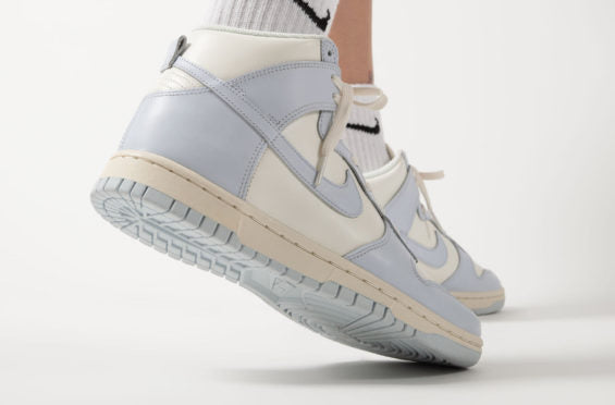 wmns dunk high sail football grey