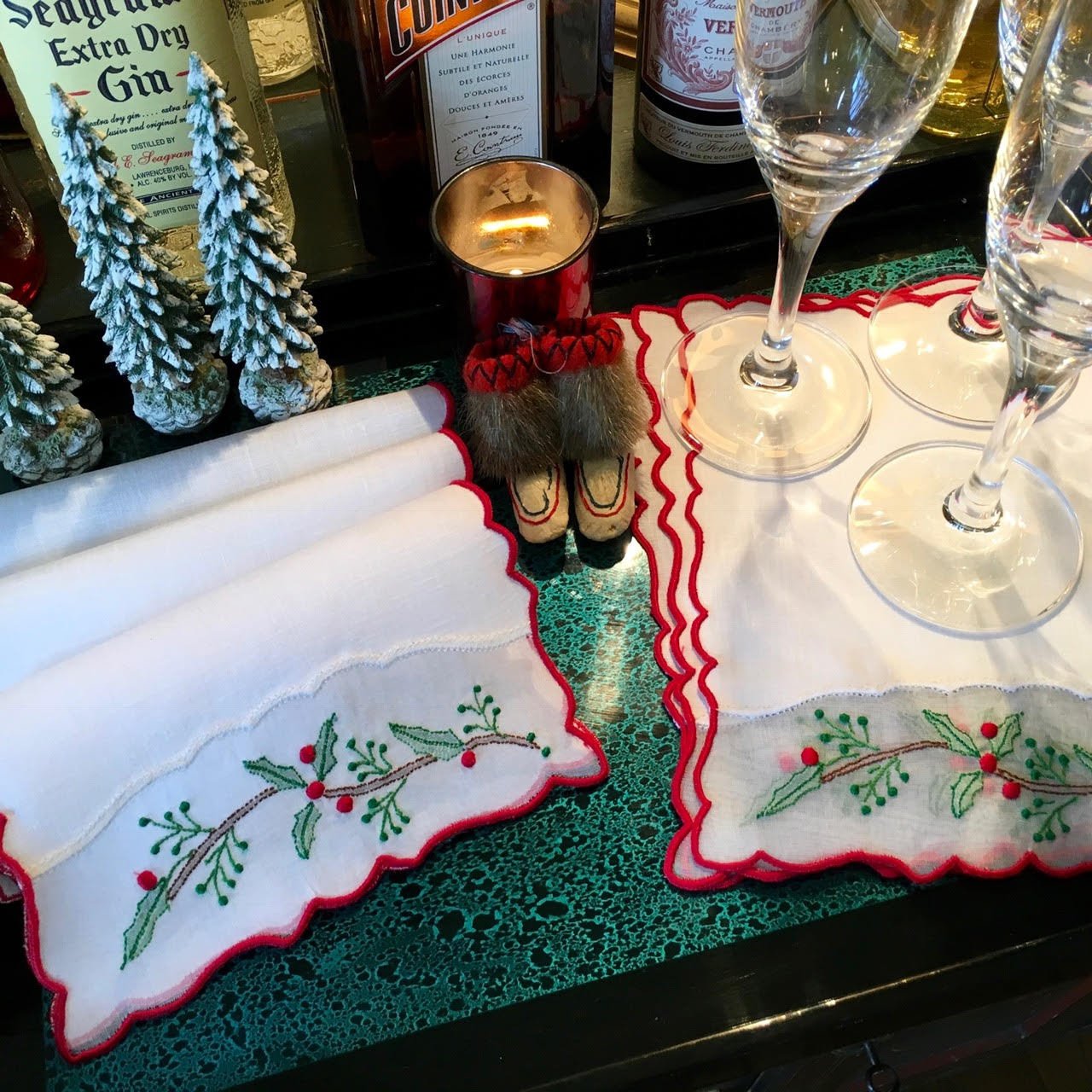 Leron Linens Holly Branch Cocktail Napkins