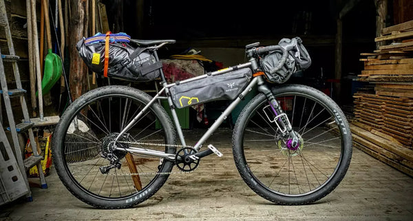 Rondo RUUT Gravel Bike mit Taschen fürs Bikepacking