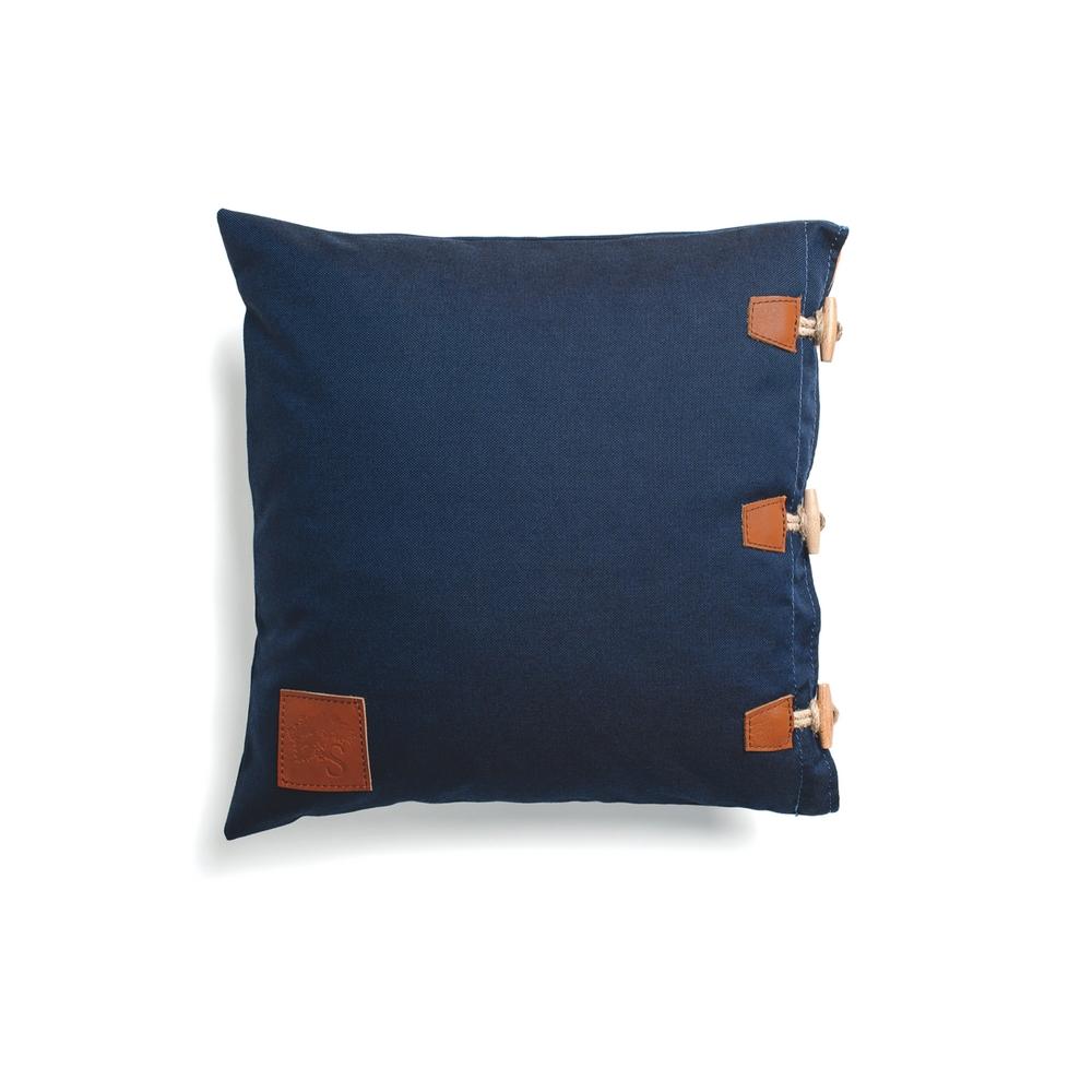 https://cdn.shopify.com/s/files/1/0270/5873/products/martin-dos-santos-hemse-pillow-marine-blue-skargaarden_1000x.jpg?v=1521058308