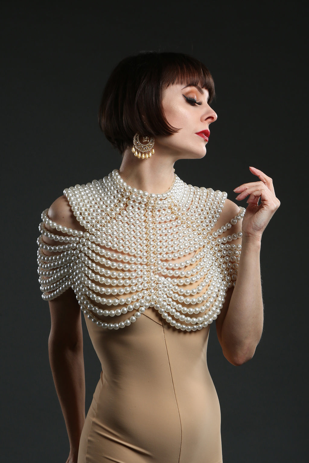 White Pearl Waist Skirt  body jewelry, costume, burlesque, bridal, fa –  Dot's Cutie Patooties