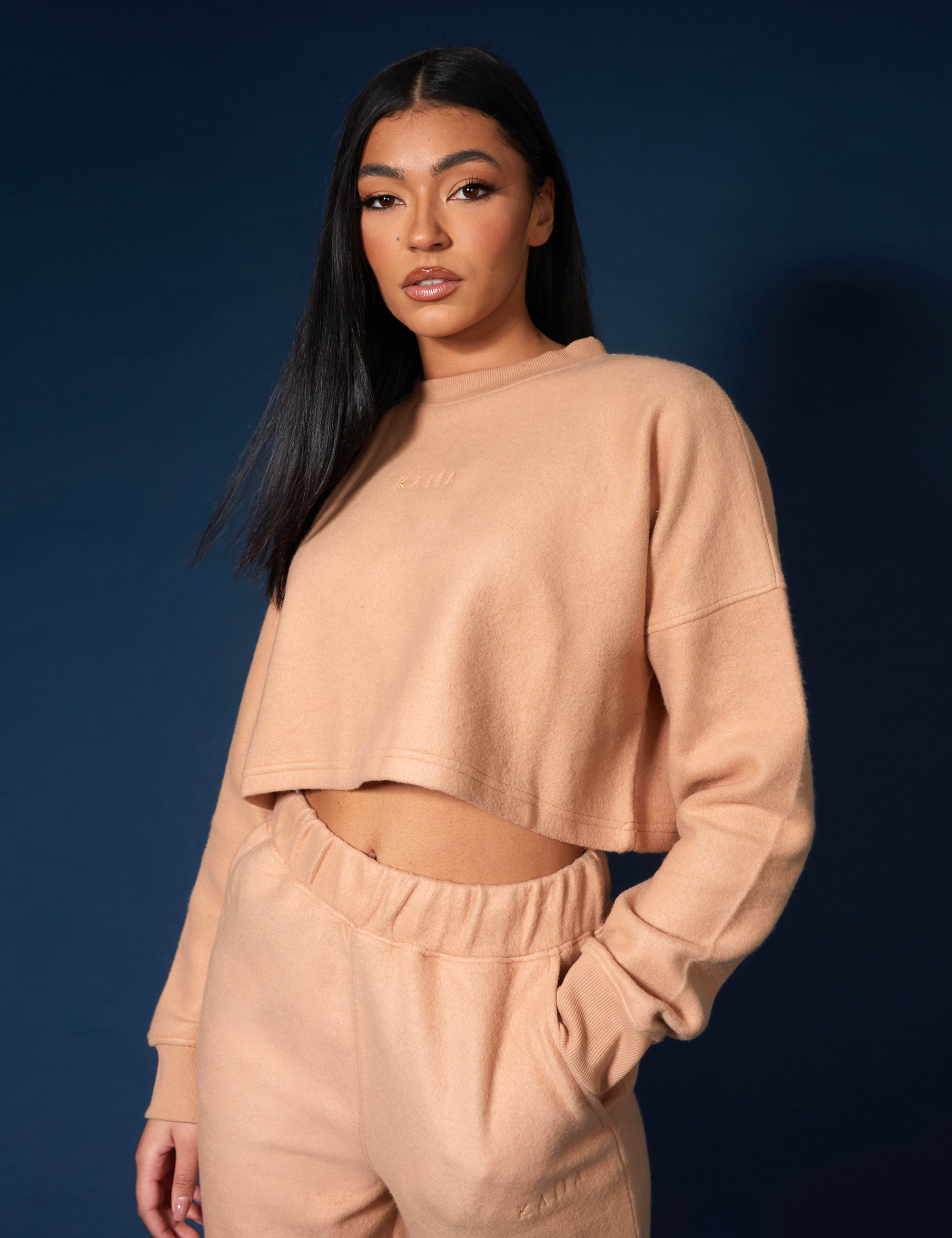 Kaiia Fluffy Cropped Sweatshirt Camel