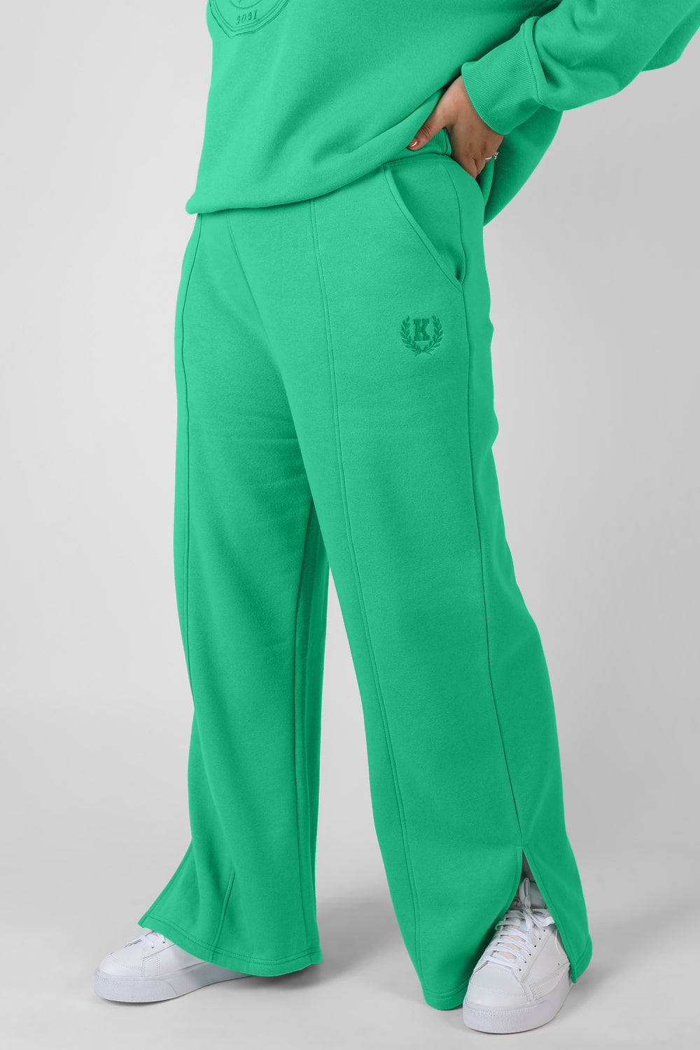 Curve Kaiia Tonal Embroidered Joggers Green