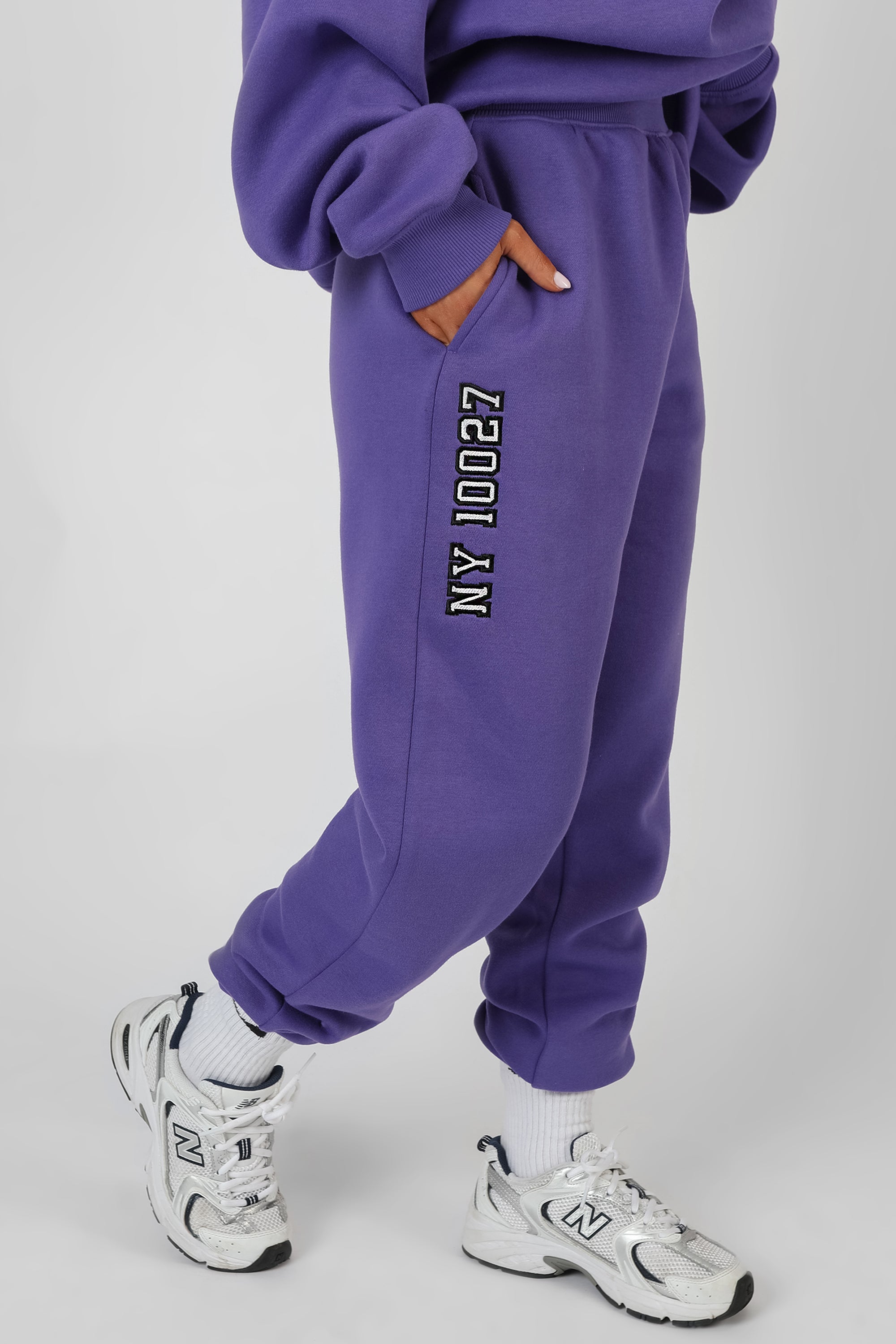 Embroidered Slogan 90'S Jogger Purple