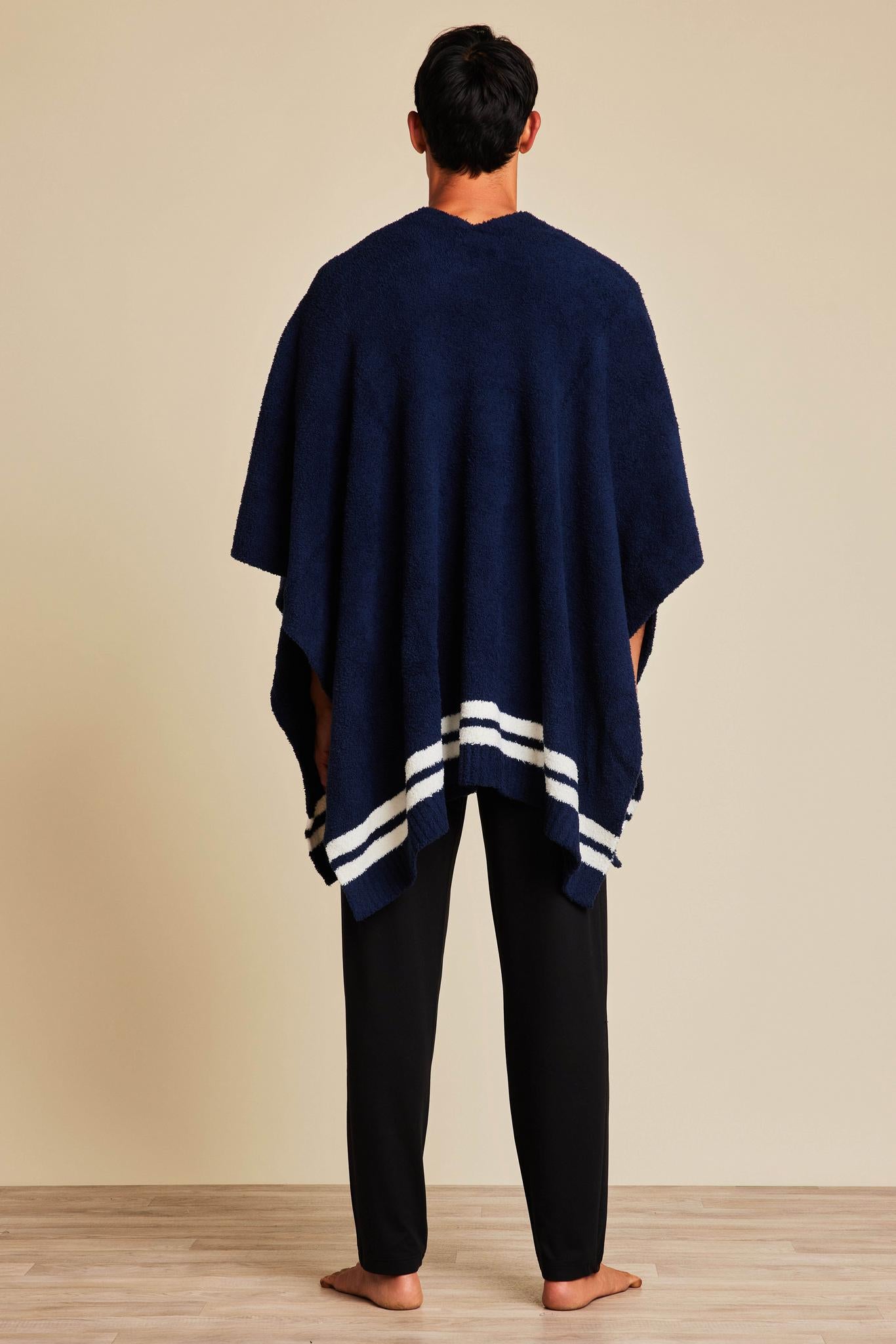Barefoot Dreams CozyChic® New York Yankees™ 3 in 1 Poncho in Yankees Multi