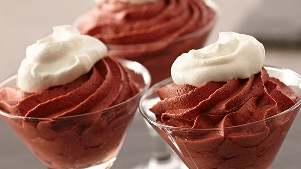 Easy Valentine's Day dessert recipe red velvet delicious mousse