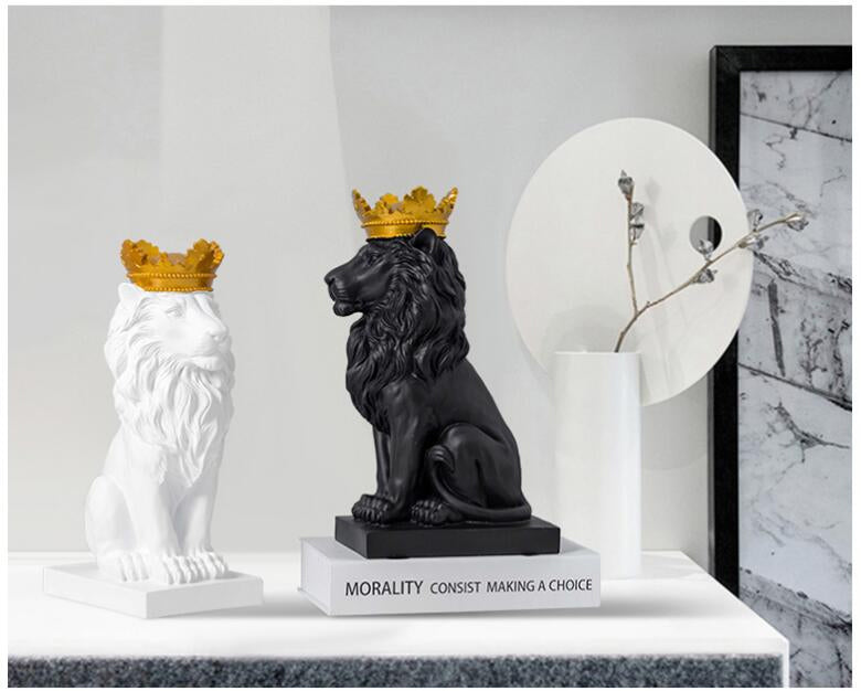 Handsome King Lion Figurine Resin Statue Mantelpiece Decor Desktop Stately Regal Mascot Nordic Style Decor Coffee Table Ornaments