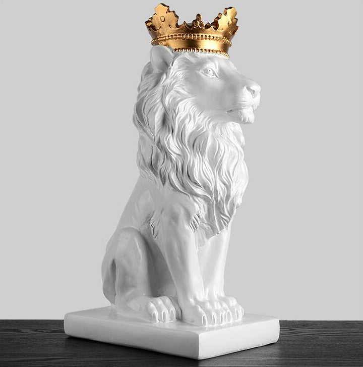 Handsome King Lion Figurine Resin Statue Mantelpiece Decor Desktop Stately Regal Mascot Nordic Style Decor Coffee Table Ornaments