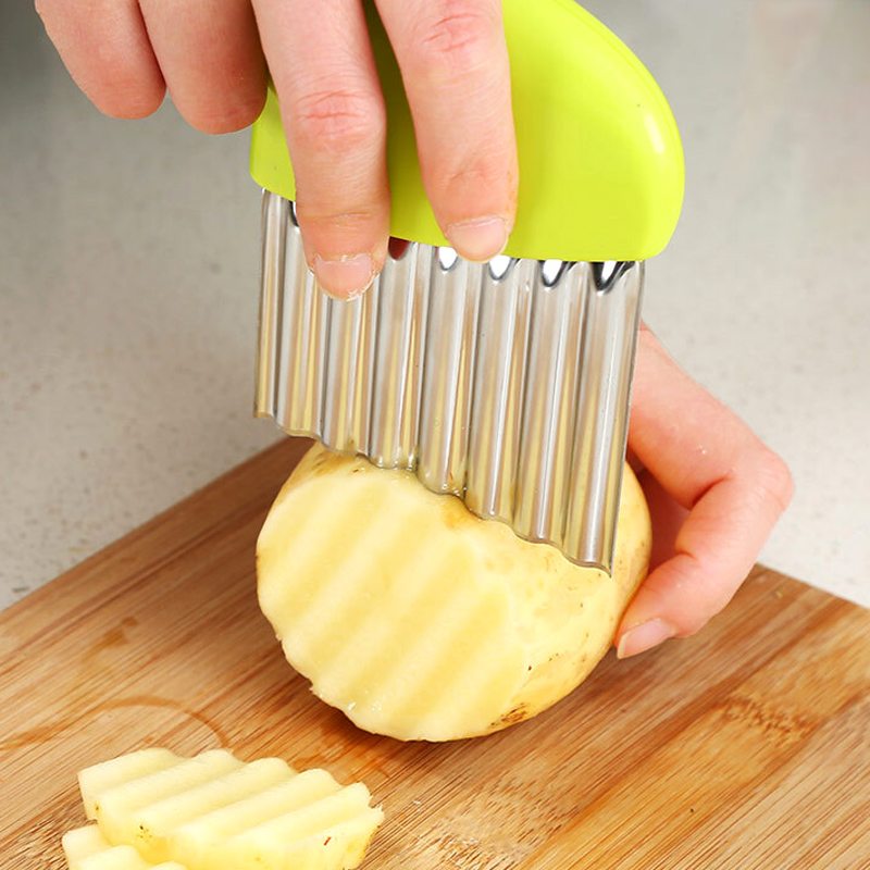 Handy Stainless Steel Crinkle Cut Potato Slicer French Fry Wavy Chips Cutter Potato Slicer Knife Vegetable Shredding Tool Kitchen Gadget Cutting Tools