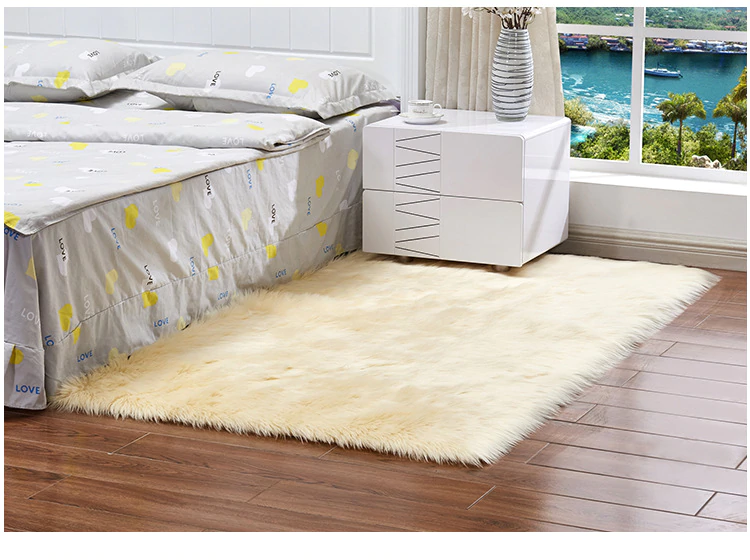 Luxury Plush Faux Fur Rugs For Bedroom Artificial Wool Soft Fluffy White Fur Rug For Living Room Bedroom Couch Area Floor Rugs