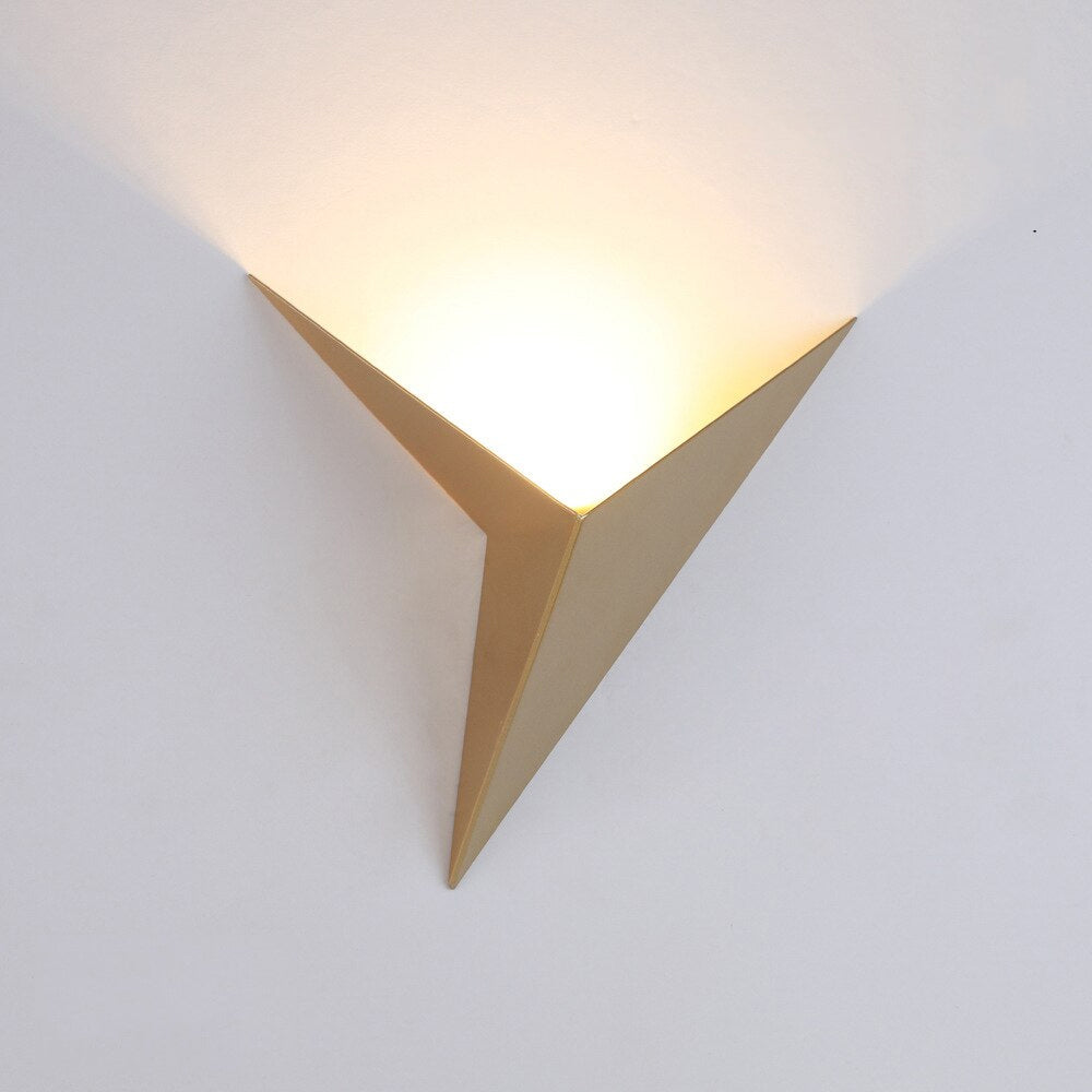 Minimalist Triangular LED Wall Lights Contemporary Designer Room Lighting For Modern Living Room Bedroom Home Office Interior Decor