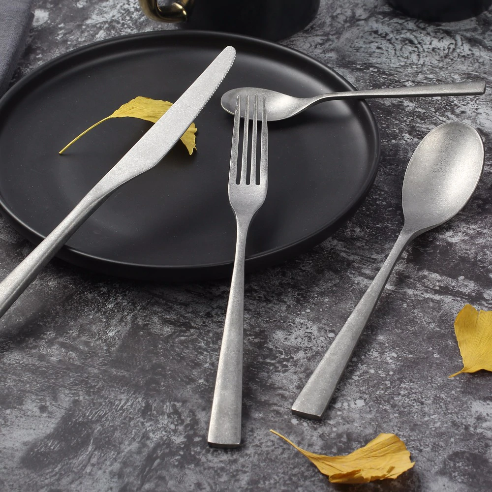 Retro Stainless Steel Cutlery Silver Gold Knife Fork Spoon Dinner Sets Old Fashioned Contemporary Modern Tableware Gold Flatware Restaurant Dinnerware 4Pcsset