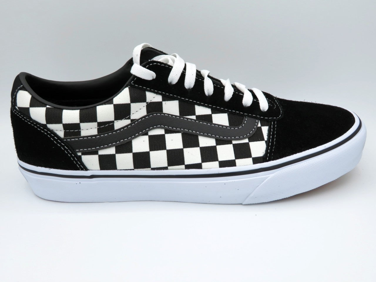 Vans Ward – Black/Checkerboard – JR Shoes