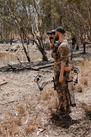 Shaun Lynch bowhunting Cape York