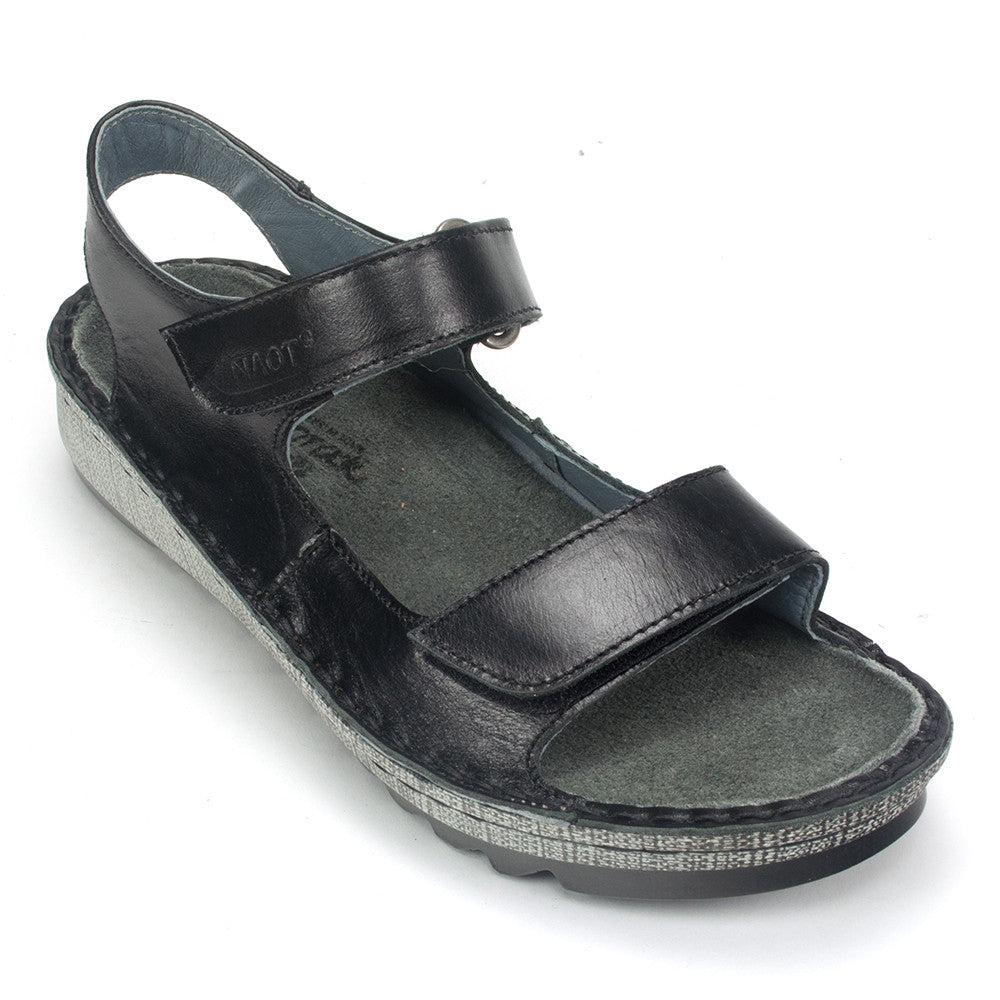 sandals with removable footbed