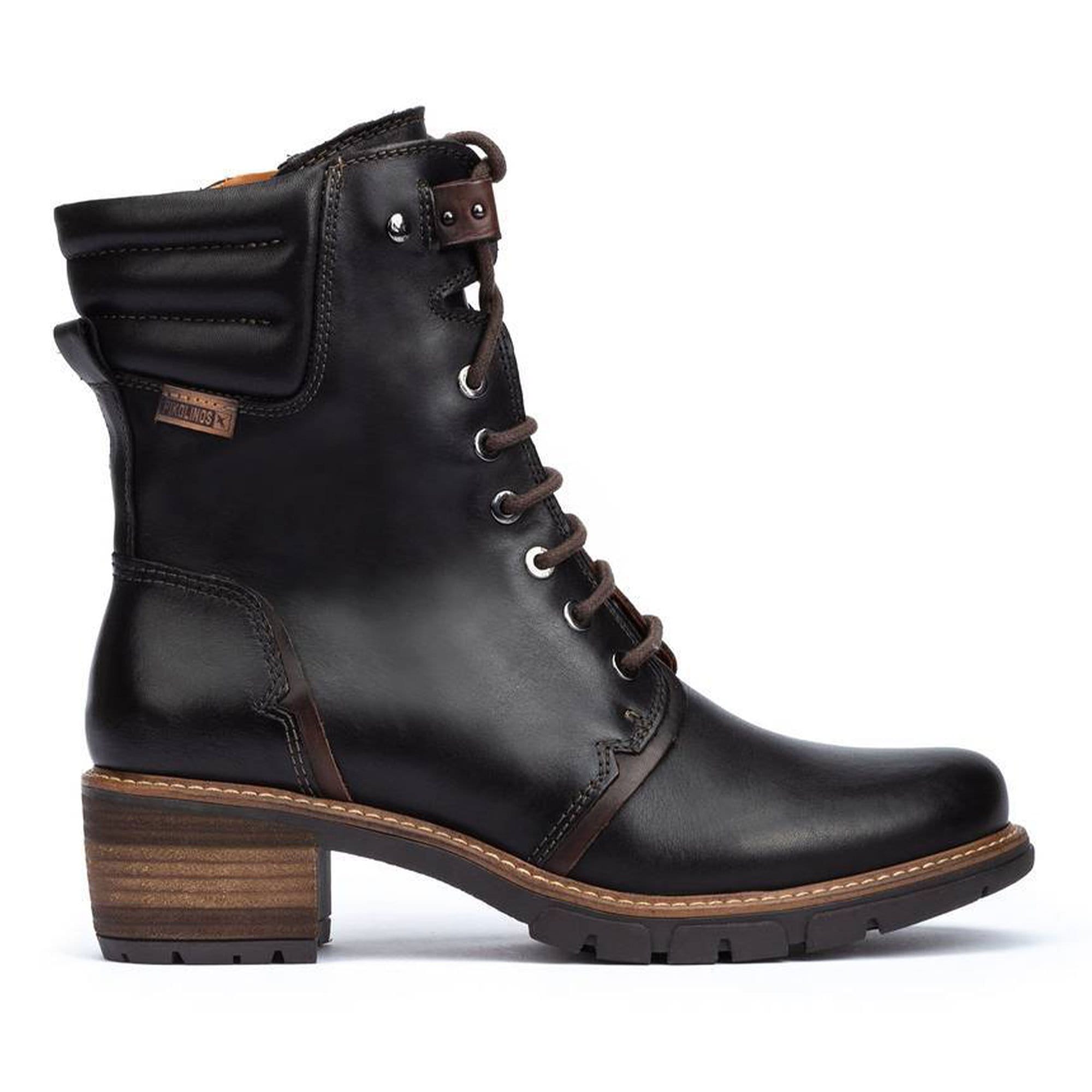 pikolinos black boots