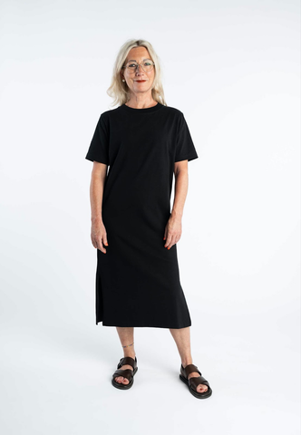 Long jersey dress made from 100% fairtrade cotton by the brand Mela.