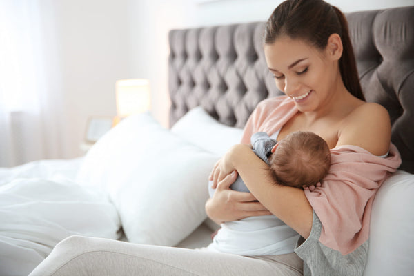 A nursing-safe greens powder supports breastfeeding nutrition.