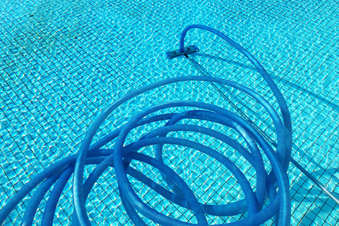 How to maintain your outdoor pool during Autumn