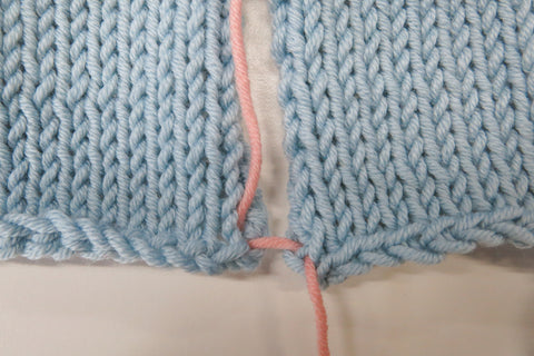 How To Knit: Vertical Invisible Seam in Rib Stitch 