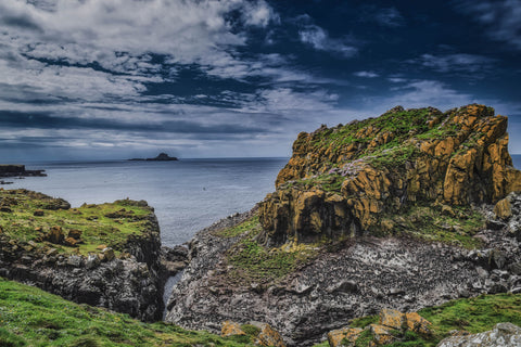 Harp Rock in the Treshnish Isles, a seabird colony photographed by Rachel Brooks