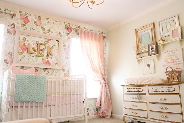 wallpaper-nursery-baby-girl