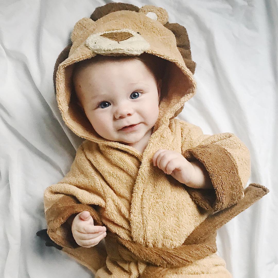 Lion Robe | Lion Lovers Giveaway | Baby Aspen
