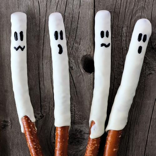 Pretzel Ghosts_Spooktacular Halloween Baby Shower Ideas_Baby Aspen Blog